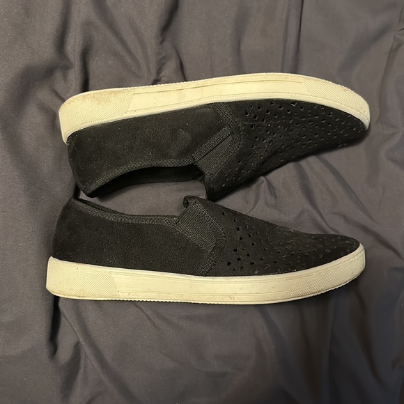 Black slip on shoes - Picture 3 of 4